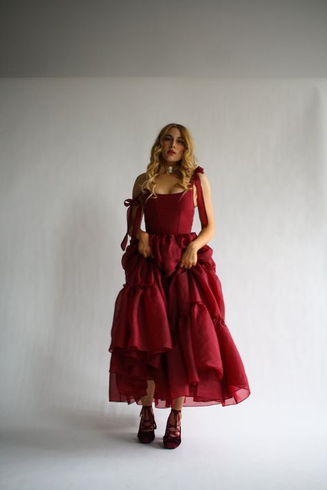 Corset Floor Length Dress, T Length Prom Dress, Red Flowing Dress, Fantasy Inspired Dresses, Red Tiered Dress, Unconventional Prom Dress, Art Inspired Outfits, How To Style Red Dress, Romantic Dress Aesthetic