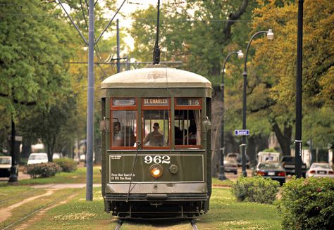 A quick primer on how to ride the St. Charles Streetcar from the French Quarter out to the Garden District and beyond. Weekend In New Orleans, New Orleans Garden District, New Orleans Vacation, Louisiana Usa, Visit New Orleans, New Orleans Travel, Garden District, Vacation Usa, St Charles