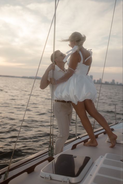 Beach Proposal Dress, Sailboat Proposal, Engagement Photos On A Boat, Sailboat Engagement Photos, Sailboat Engagement Pictures, Yacht Wedding Reception, Boat Engagement Photos, Engament Photos, Pink Green Wedding