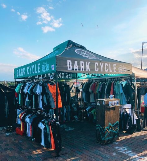 Vending Tent Ideas, Clothing Vendor Booth Display, Vendor Booth Display Ideas Clothing, Pop Up Business, Clothing Booth, Tent Clothes, Clothing Booth Display, Pop Up Booth, Yard Sale Hacks