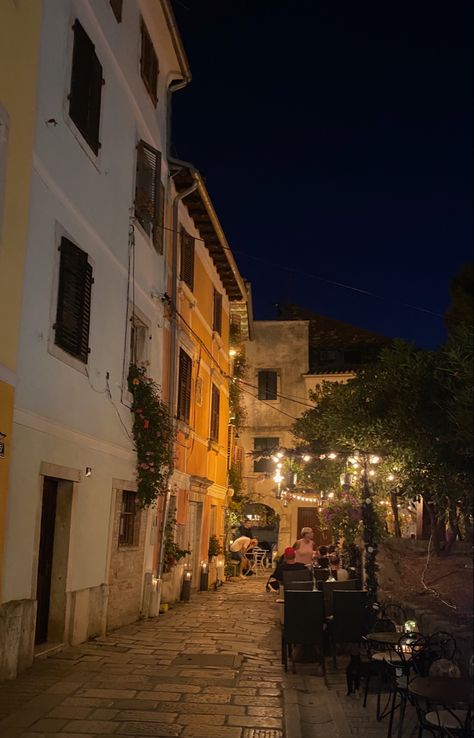 Italian Streets At Night, European Night Aesthetic, Italy Streets Aesthetic, Mediterranean Night Aesthetic, Italian City Street, Europe At Night Aesthetic, Italian Night Aesthetic, Italian Night Life, Italy At Night Aesthetic