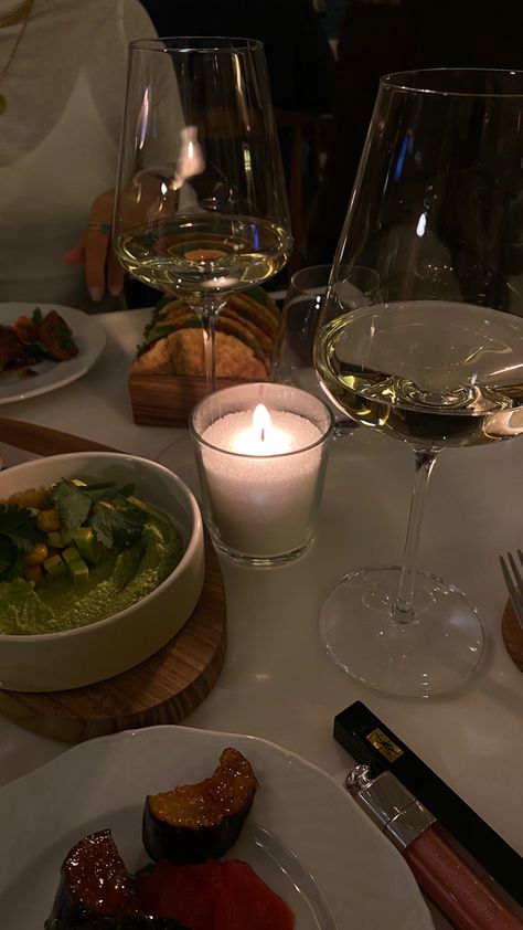 Date dinner food wine Date Night Dinner Aesthetic, Candlelight Dinner Aesthetic, Dinner Aesthetic Night Home, Candle Light Dinner Aesthetic, Dinner Aesthetic Night, Candle Light Dinner Ideas, Valentine Day Aesthetic, Aesthetic Valentines Day, Romantic Candlelight Dinner