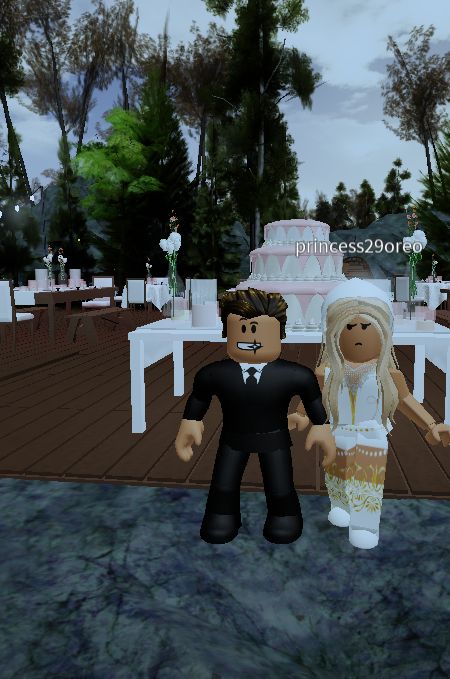 Roblox Wedding, Roblox Builds, Future Room, 4 Month Olds, Future Wedding, Room Ideas, Wedding Planning, Wedding Party, Cake