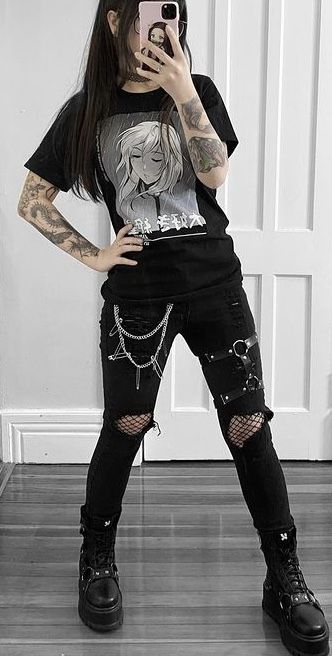 Emo Outfits For Women, Clothes For Going Out, Metalcore Outfit Women, Nerdy Goth Aesthetic, 90s Goth Outfits Grunge, Athletic Goth Outfits, Hipster Goth Outfits, Metalcore Aesthetic Outfit, Emo Female Outfits