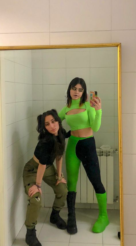 Kim Possible Costume Group, Kim Possible Duo Outfits, Green Characters Costumes, Duo Halloween Costumes Characters, Super Hero Duo Costumes, Shego And Kim Costume, Lgbtq Halloween Costumes, Character Duo Costumes, Cartoon Duo Costumes