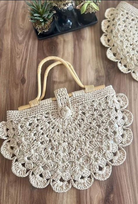 Lidia Crochet Tricot, Handbag Ideas, Crochet Store, Crochet Shoulder Bags, Mode Crochet, Crochet Handbag, Crochet Handbags Patterns, Crochet Purse Patterns, Crochet Bags Purses