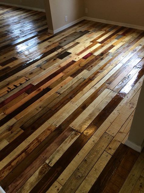 Wood Floors Ideas, Wood Pallet Flooring, Pallet Floors, Floors Ideas, Flooring Diy, Diy Wood Floors, Rustic Wood Floors, Plywood Flooring, Into The Wood