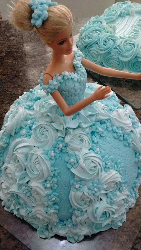 Barbie Cake Dress Ideas, Barbie Cake With Doll, Barbie Doll Cake Ideas, Barbie Cake Birthday, Doll Cake Design, Pink Birthday Cake Ideas, Barbie Themed Cake, Barbie Dress Cake, Doll Cake Designs