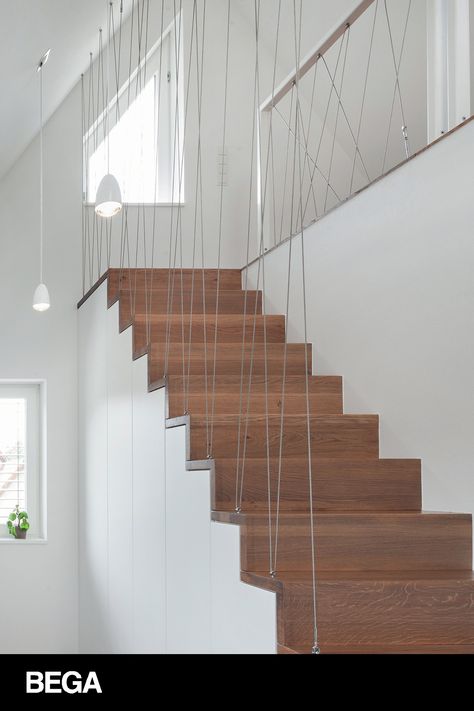 Stairway Railing Ideas, Cable Stair Railing, Interior 2023, Under Stairs Nook, Living Room Stairs, Modern Staircase Design, Stair Nook, Staircase Design Ideas, Case Minecraft