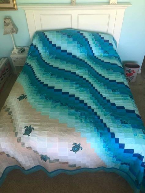 Bargello Quilts Tutorial, Sea Turtle Quilts, Bargello Quilt Patterns, Colchas Quilting, Ocean Quilt, Turtle Quilt, Bargello Quilt, Bargello Patterns, Beach Quilt