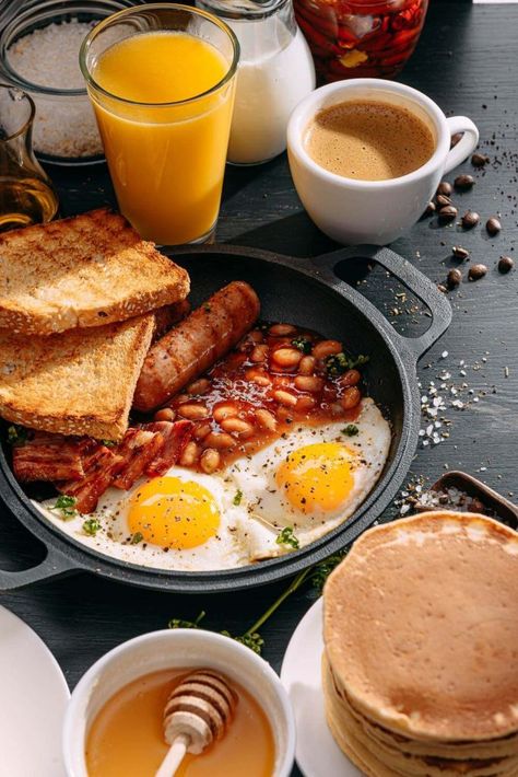 Slow Cooker Full English Breakfast English Breakfast Aesthetic, English Breakfast Ideas, Impreza Tematyczna, English Meals, Beans Breakfast, English Cafe, Breakfast Photos, Breakfast Beans, British Breakfast