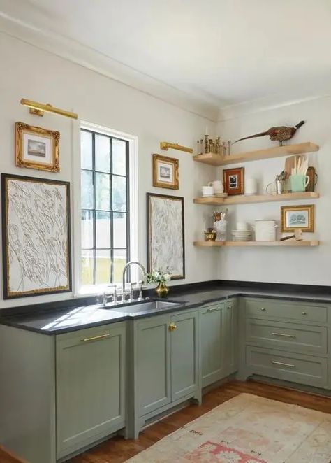 45 Black Kitchen Countertops With Pros And Cons - Shelterness Black Kitchen Countertops, Sage Green Kitchen, Black Countertops, Green Kitchen Cabinets, Shaker Style Kitchens, Green Cabinets, Kitchen Cabinet Colors, Kitchen Redo, Counter Tops