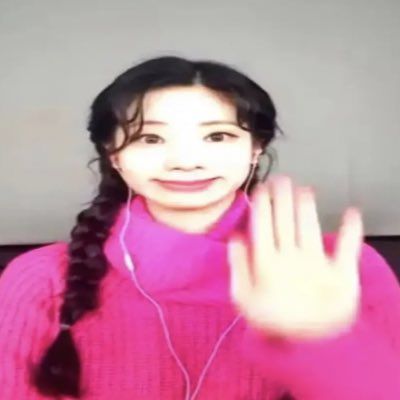 dahyun lmao Cursed Twice Images, Dahyun Twice, Dara Kpop, Me As A Girlfriend, Twice Kpop, Memes Kpop, Very Funny Pictures, Pop Idol, Kpop Funny