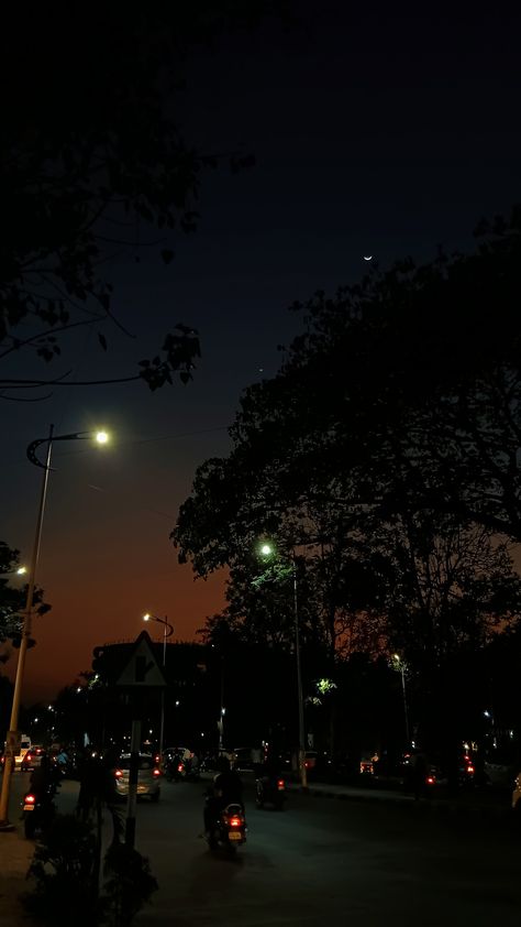 Night Walking Aesthetic, Naruto Drawings Easy, Night Rides Snapchat, Bangalore City, Night Sky Photography, Dark Nature Aesthetic, Sky Pictures, Night Scenery, Dslr Background Images