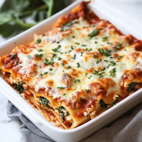 Meat And Spinach Lasagna Recipe, Healthy Spinach Lasagna Recipes, Healthy Easy Lasagna, Lasagna With Ricotta And Spinach, Turkey And Spinach Lasagna, Lasagna With Spinach And Meat, Spinach Lasagna Recipe Easy, Ricotta Lasagna Recipe, Spinach Ricotta Lasagna