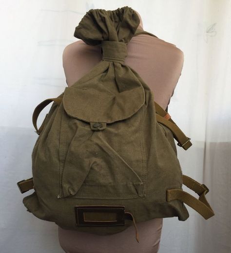 Old Backpack, Canvas Duffle Bag, Military Bag, Military Backpack, Backpack Hiking, Warehouse Storage, Vintage Backpacks, Tag Holder, Red Army