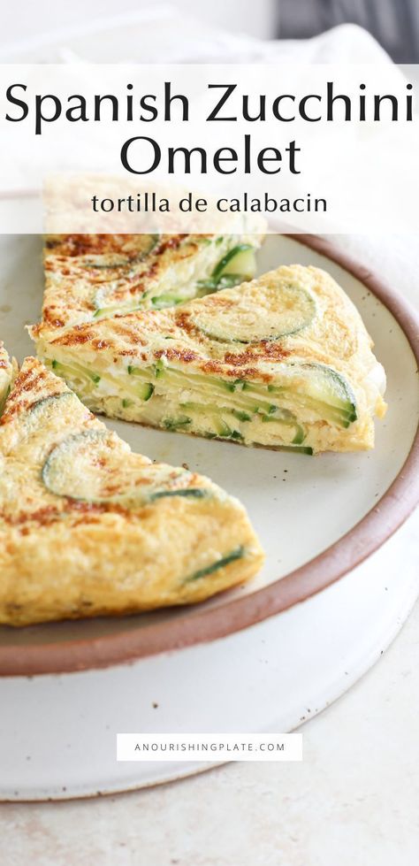 Zucchini Tortilla Recipe, Spanish Zucchini, Zucchini Tortilla, Spanish Breakfast, Easy Spanish Recipes, Omlet Recipes, Paleo Zucchini, Entertaining Food, Spanish Recipes