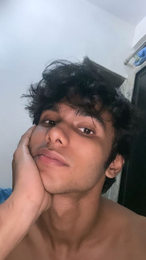 Hot Indian Guy, Agggtm Casting, Indian Guys Cute, Guys Selfie Poses, Boyfriend Pictures Indian, Indian Boy Haircut, Indian Handsome Men, Indian Boyfriend Aesthetic, Guy Selfie Ideas