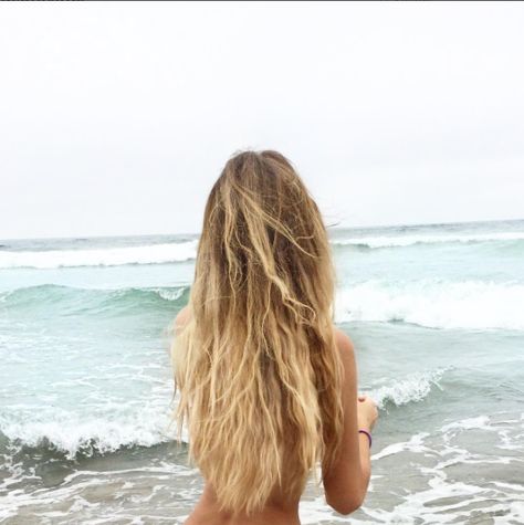 Beach Blonde Highlights On Blonde Hair, Blonde Hair Surfy, Natural Beach Blonde Hair, Long Beachy Blonde Hair, Blond Surfer Hair, California Beach Blonde Hair, Curly Beach Blonde Hair, Summer Beach Blonde Hair, Beachy Blonde Highlights Sun Kissed