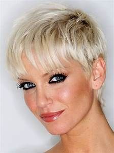 Celebrity Pixie Cut, Sarah Harding, Easy Hairstyles For Thick Hair, Short Haircut Styles, Pixie Haircut For Thick Hair, Platinum Blonde Hair, Short Pixie Haircuts, Haircuts For Fine Hair, Short Blonde Hair