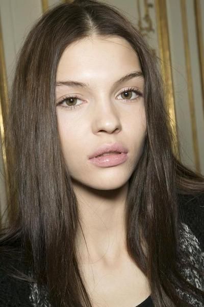 #brunette #color #hair Pale Lipstick, Kate Bogucharskaia, Bare Beauty, Haircut And Color, Soft Hair, Gorgeous Makeup, Beauty Inspiration, Pretty Face, Makeup Inspiration