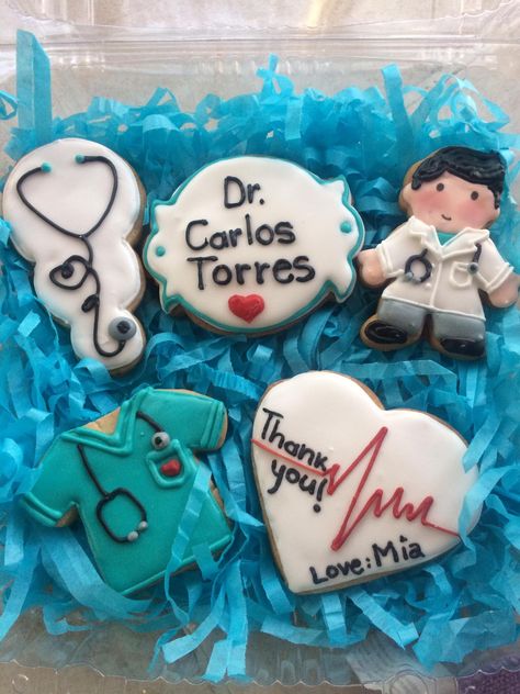 Galleta para agradecer al doctor Doctor Cookies, Nursing Graduation Cakes, Nurse Party, Graduation Cookies, Cake Central, Cookie Inspiration, Graduation Cakes, Cookie Art, Cake Decorating Techniques