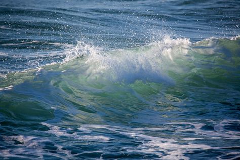 Ocean Waves Photos, Wave Photo, Ocean Waves Photography, Ocean Landscape Painting, Ocean Paintings, Breaking Waves, Waves Photos, Waves Photography, Seascape Photography