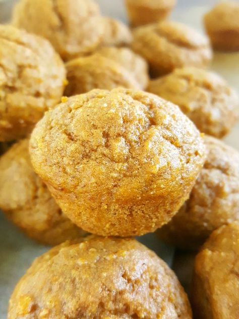 Mini Healthy Pumpkin Muffins for Kids! | Beat Bake Eat Healthy Pumpkin Recipes Low Calories, Muffins For Kids, Healthy Pumpkin Muffins, Mini Pumpkin Muffins, Mini Muffin Recipe, Toddler Muffins, Baby Muffins, Pumpkin Muffins Easy, Applesauce Muffins