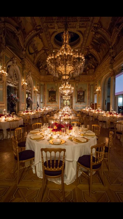 Pretty place Gala Dinner, Chandeliers, Madrid, Dining Room, Ralph Lauren, Pink