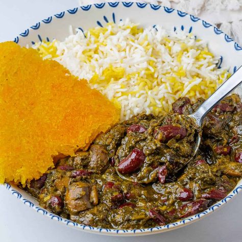 Ghormeh Sabzi - Persian Herb Stew Barbari Bread, Food On A Plate, Russian Potato Salad, Side Veggies, Breaded Tofu, Authentic Indian Recipes, Moroccan Cooking, Persian Recipes, Bread At Home