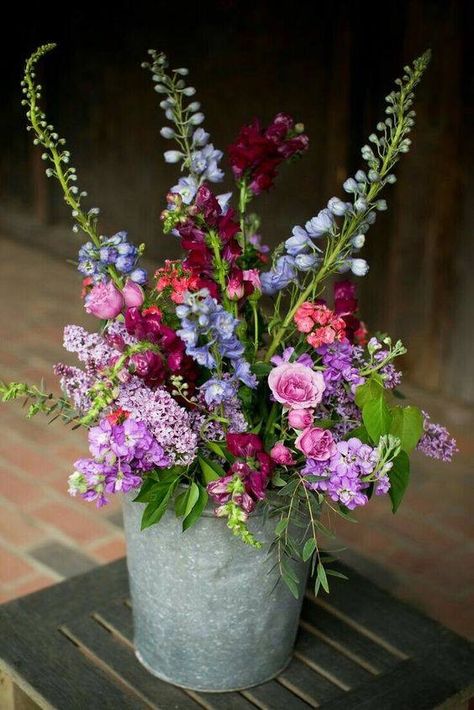 Blue Wedding Flowers, Wildflower Garden, Floral Arrangements Wedding, Trendy Flowers, Beautiful Flower Arrangements, Deco Floral, Arte Floral, Beautiful Blooms, Ikebana