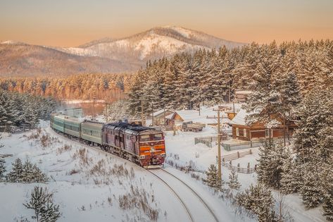 Niagara Falls Winter, Winter Train, Great Northern Railroad, Vermont Winter, Wisconsin Winter, Grand Canyon Railway, Scenic Train Rides, Winter Lake, Cascade Mountains