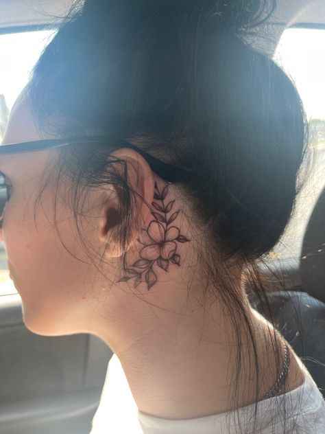 Birth Flower Tattoos Behind Ear, Behind The Ear Floral Tattoo, Peony Tattoo Behind Ear, Tattoo Ideas Behind Ear For Women, Flowers Behind Ear Tattoo, Behind Ear Tattoo Cover Up, Under Ear Tattoos Women, Behind Ear Flower Tattoo, Behind The Ear Neck Tattoo Ideas