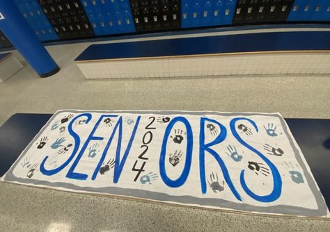 Senior Parade Poster Ideas, Junior Year High School Banners, Junior Spirit Posters, Class Of 25 Posters, We Love Our Seniors Poster, Senior Walk Poster Ideas, Senior Posters High School Pep Rally, Senior Pep Rally Posters, Senior Signs Posters