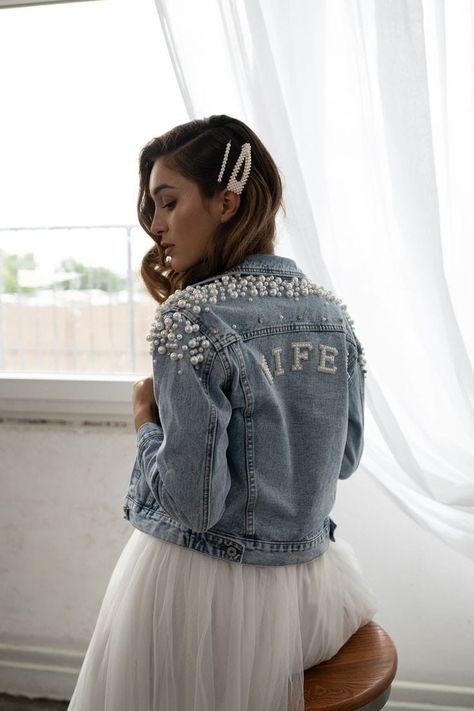 Wedding Dress Jacket, Jean Jacket Diy, Bride Jacket, Diy Denim Jacket, Diy Jacket, Bridal Jacket, Wedding Jacket, Looks Party, Boho Wedding Dress