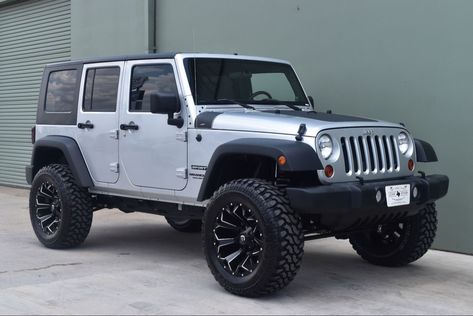 Silver Jeep Wrangler, Jeep Wrangler Girly, Jeep Builds, Silver Jeep, Offroad Wheels, Auto Jeep, 4 Door Jeep Wrangler, Jeep Wheels, 2010 Jeep Wrangler