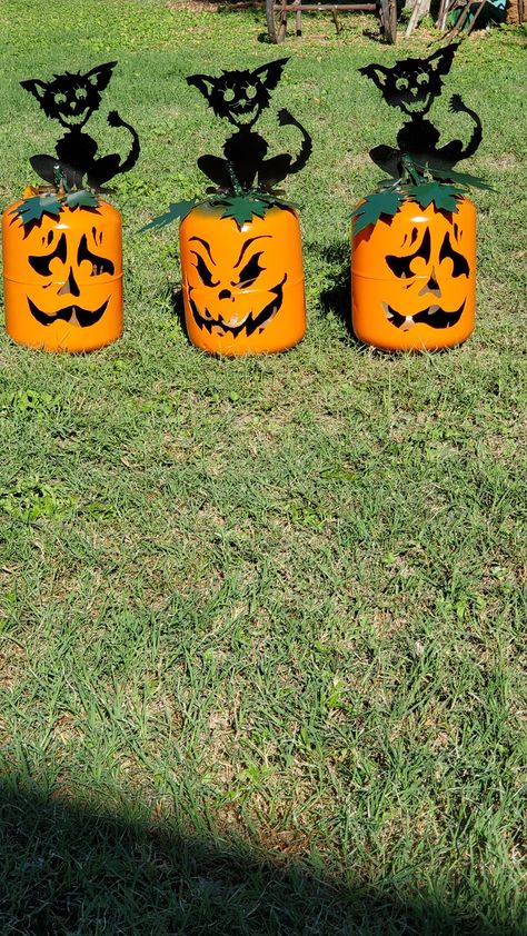 Propane Tank Pumpkins, Propane Tank Art Christmas, Halloween Propane Tank, Halloween Welding Art, Welded Halloween Art, Art Minions, Propane Tank Art, Best Diy Halloween Costumes, Pumpkin Carving Stencils