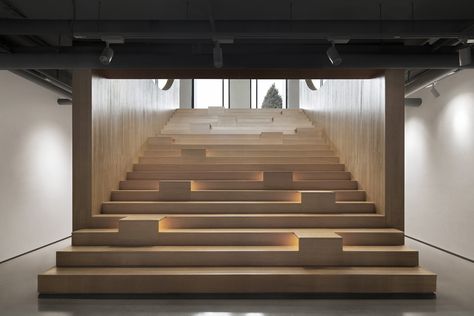 Gallery of Hongkun Art Auditorium / penda - 19 Auditorium Architecture, Auditorium Design, Galleries Architecture, Auditorium Seating, Lecture Theatre, Small Theatre, Stairs Architecture, Lectures Hall, Theatre Design