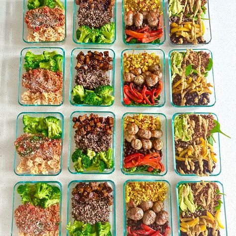 High Protein Weekly Meal Prep - 16 Meals With Similar Ingredients Vegetarian Bodybuilding Meal Plan, High Protein Vegan Meal Prep, Meal Prep Bodybuilding, Vegetarian Bodybuilding, Bodybuilding Meal Plan, Vegetarian High Protein, High Protein Vegetarian, Protein Vegetarian, High Protein Vegan Recipes