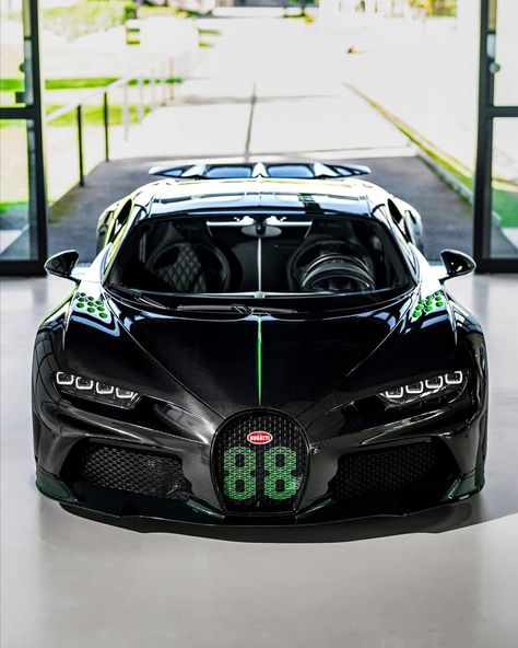 Bugatti Motorcycle, Bugatti Chiron Sport, Bugatti Chiron Super Sport, Super Car Bugatti, Koenigsegg Agera, Top Luxury Cars, Bugatti Cars, Bugatti Chiron, Bugatti Veyron