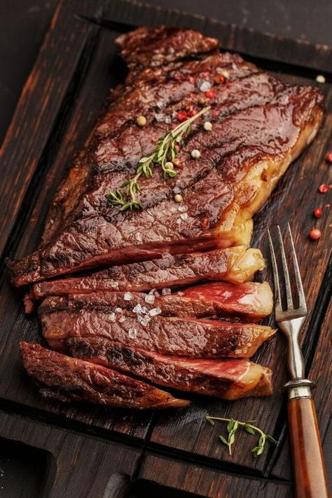 Meat Aesthetic Cooked, Beef Aesthetic, Steak Aesthetic, Meat Aesthetic, Best Grilled Vegetables, Recipes Grill, Grilled Dinner Recipes, Grilled Vegetable Recipes, Grill Steak