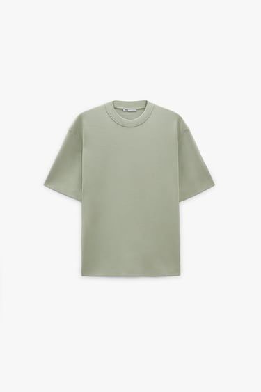 Men´s T-shirts | Explore our New Arrivals | ZARA United Kingdom Zara Mens Outfits, Zara Tshirts, Oversized Shirt Men, Zara Mens, Mom Dr, Zara Men, Zara Outfit, Slogan Design, Zara Man