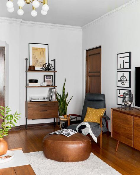 Tiny Mid Century Modern Home, Mid Century Modern Apartment Living Room, Mid Century Eclectic Living Room, Midcentury Eclectic, Dark Wood Living Room, Kilz Primer, Mcm Living Room, Mcm Living, Mid Century Eclectic