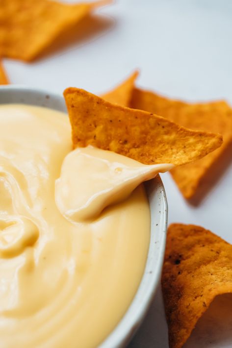 Spicy Nacho Cheese Sauce in just 10 Minutes! - My Food Story Nacho Sauce Recipe, Nacho Sauce, Cheese Crust Pizza, Low Carb Chips, Homemade Nachos, Diwali Snacks, Homemade Cheese Sauce, Pizza Roll, Nacho Cheese Sauce