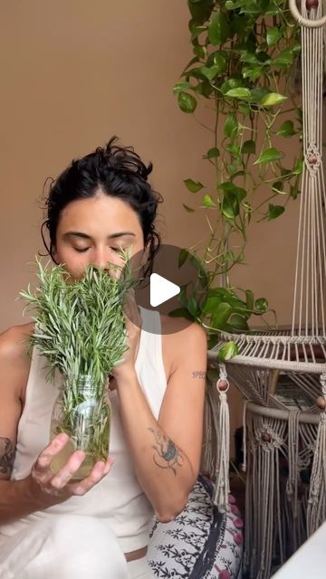 What To Do With Fresh Rosemary, Rosemary Water Benefits, Acv Hair Rinse, Sophia Esperanza, Acv Hair, Rosemary Hair, Rosemary Water, Hair Water, Organic Apple Cider