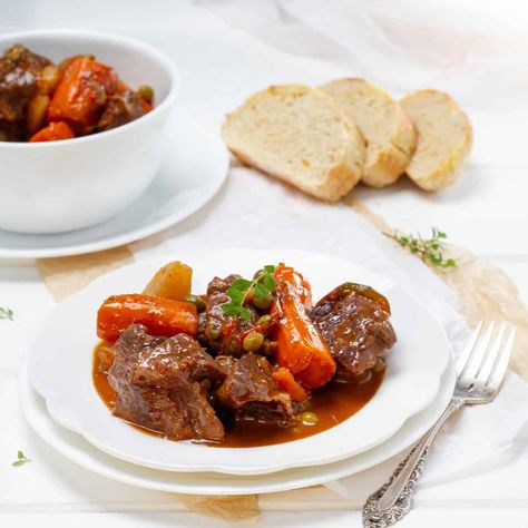 Weight Watchers Beef Stew Weight Watcher Dinner Recipes, Weight Watcher Dinner, Weight Watchers Soups, Weight Watchers Beef Stew, Ww Casseroles, Weight Watchers Chili, Dinner 2023, Ww Dinner, Ww Meals