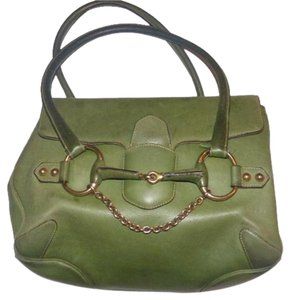 Gucci Equestrian Accents Bold Gold Accents Rare And Unique High-end Bohemian Two Strap Satchel in ivy green leather Folding Envelope, Tom Ford Gucci, Gucci Purses, Green Purse, Chain Top, Gucci Horsebit, Handbag Leather, Vintage Purses, Gucci Leather