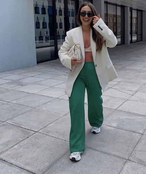 #aesthetic #green #outfit #inspiration #summer Aesthetic Blazer, Office Streetwear, Trendy Outfit Inspo, Formal Dresses With Sleeves, Business Outfits Women, Aesthetic Green, Blazer Set, Causual Outfits, Green Outfit