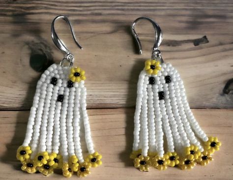 Unicorn Beaded Earrings, Beaded Projects, Loom Projects, Bracelets Patterns, Diy Friendship Bracelets Patterns, Friendship Bracelets Diy, Bead Embroidery Jewelry, Bead Loom, Embroidery Jewelry