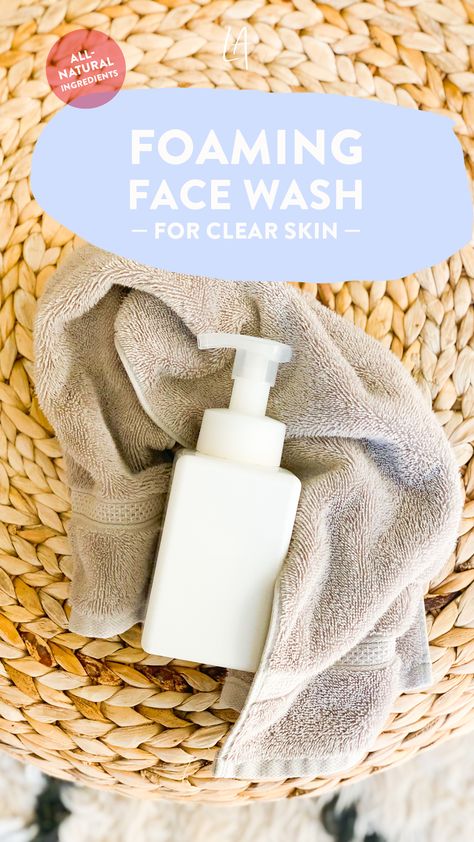 Try this foaming face wash for clear skin. I know, I know ⏤ so many products promise and fail, but this recipe uses all-natural ingredients that deliver. Essential Oils Face Wash, Facial Cleanser Recipe, Ruth Carter, Diy Facial Scrub, Face Wash Recipe, Natural Morning, Diy Face Wash, Scrub Diy, Natural Face Wash